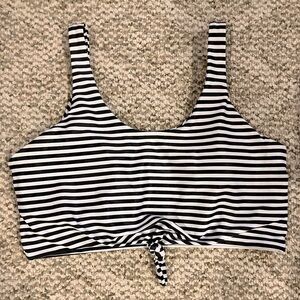 Bathing suit top sz women’s M black & white